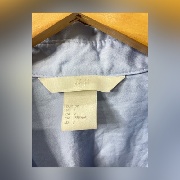 H&M Oversized Blue Shirt - Picture 2 of 3